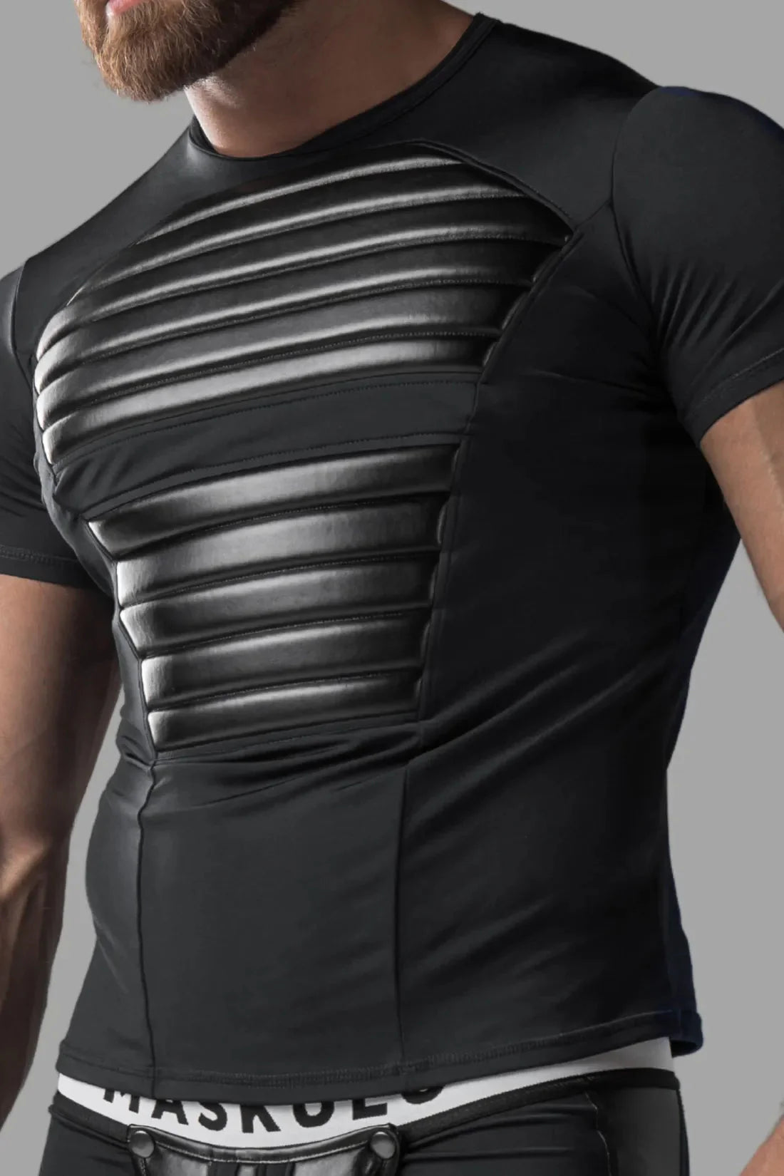 Armored. Men's T-Shirt. Spandex. Front Pads. Black - MTP104 - Y1 - www.maskulo.berlin - Local store