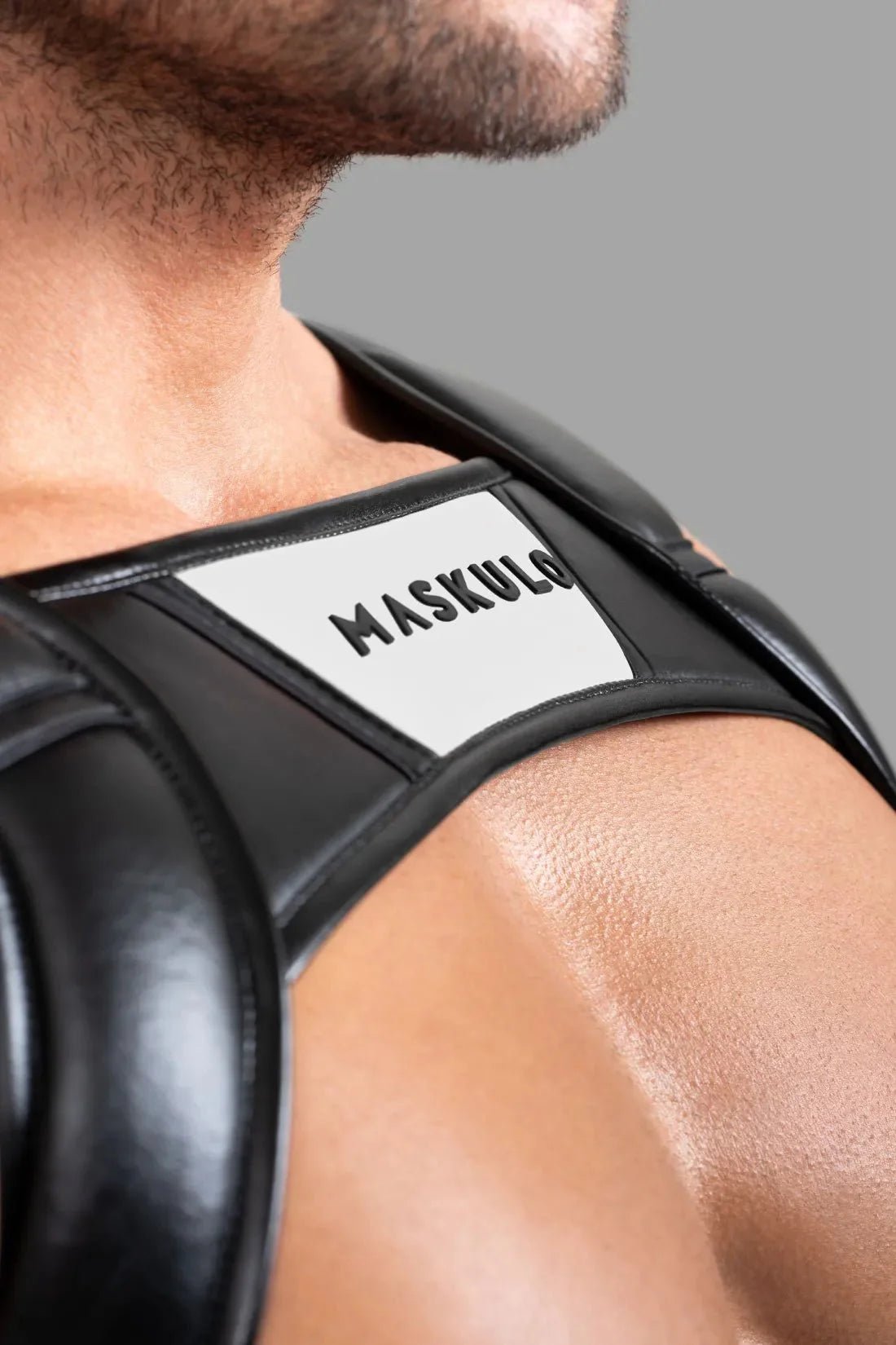 Bulldog Harness with 3D Logo. Black and White - MHR117 - Y5 - www.maskulo.berlin - Local store