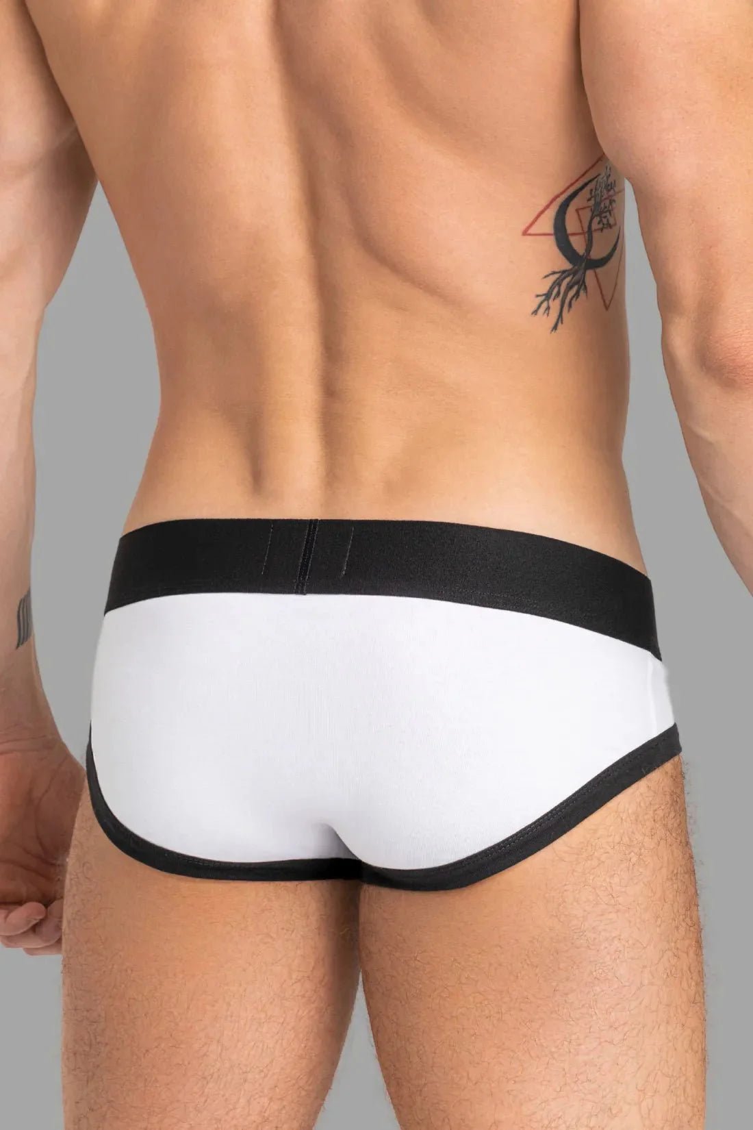 CAPTAIN - A Briefs with O - Inside - POUCH. White and Black - MBR140 - Y3 - www.maskulo.berlin - Local store