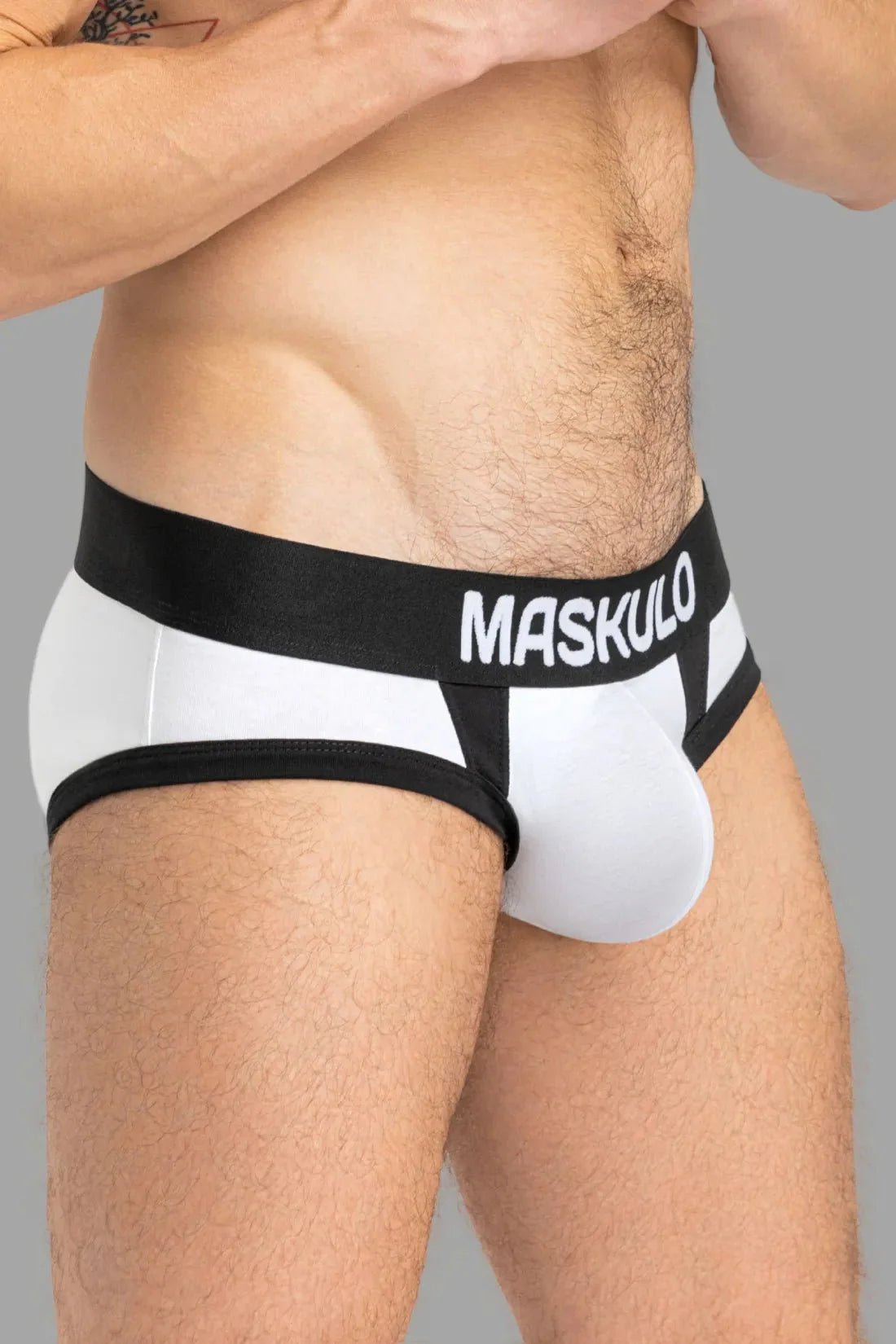 CAPTAIN - A Briefs with O - Inside - POUCH. White and Black - MBR140 - Y3 - www.maskulo.berlin - Local store