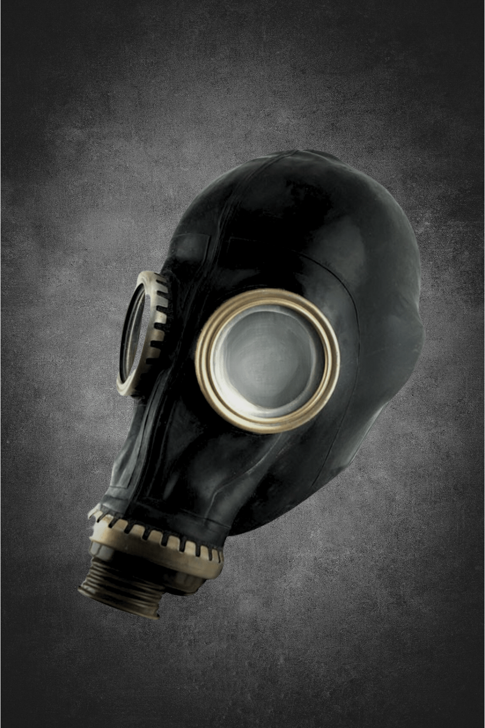 Gas mask from a Soviet warehouse. Used - MBGS0014 - Y1 - www.maskulo.berlin - Local store