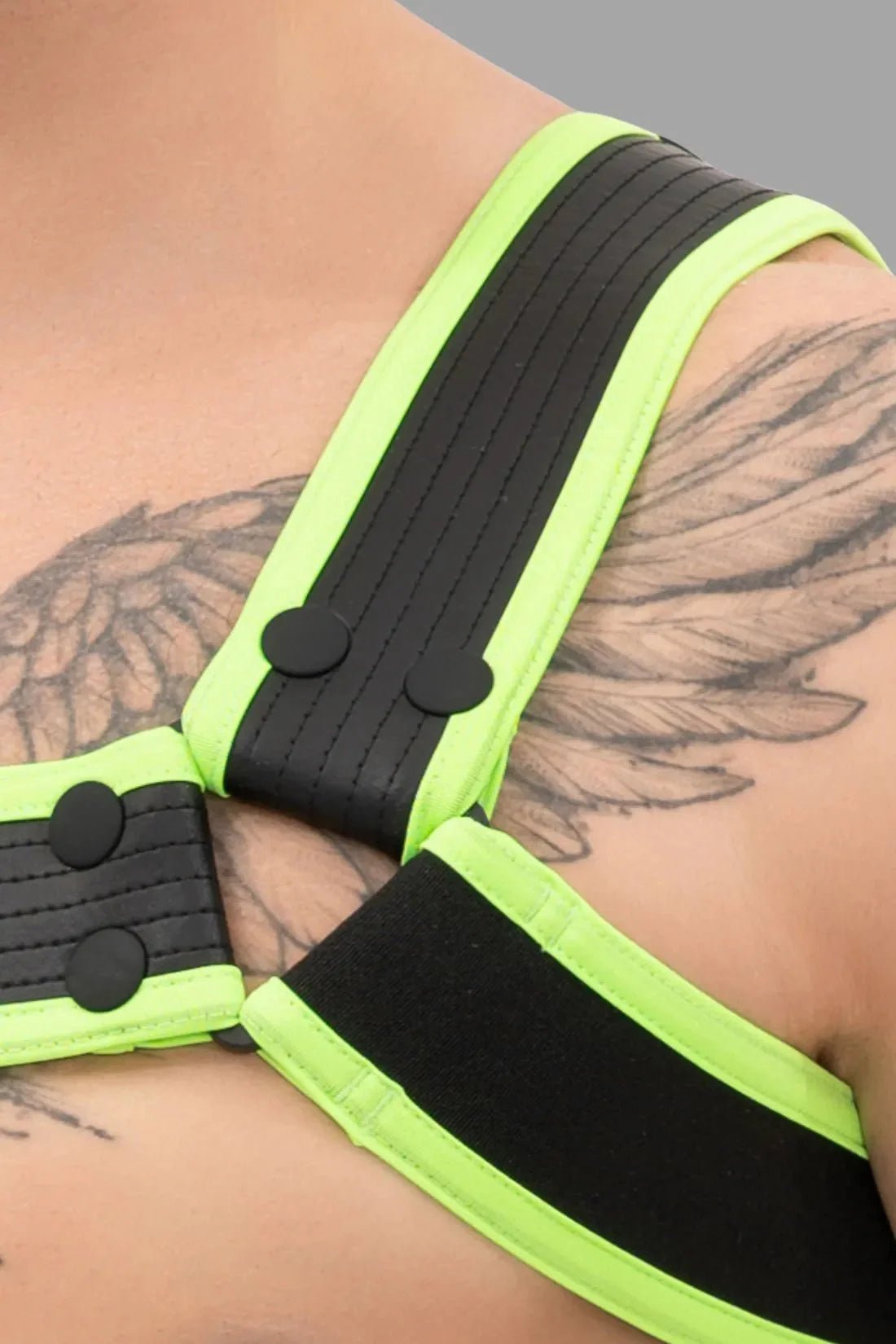 Outtox. Bulldog Harness with Snaps. Black and Green Neon - XHR109 - Y5 - www.maskulo.berlin - Local store