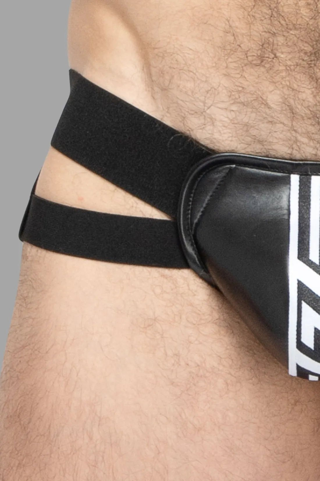 Skulla. Jock. Black+White - MJS105 - Y1 - www.maskulo.berlin - Local store