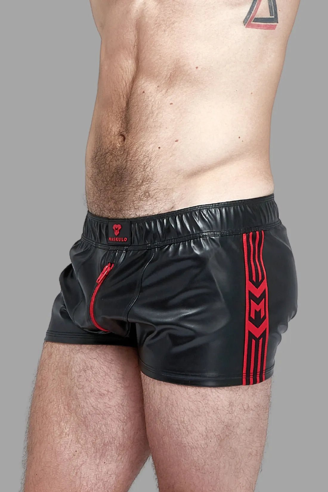Skulla. Leatherette Jogging Shorts. Black+Red - MSH102 - Y1 - www.maskulo.berlin - Local store