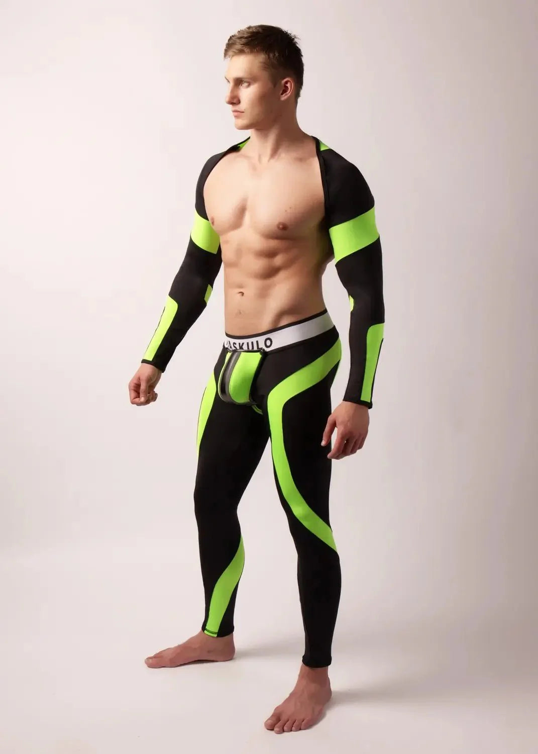 Youngero Classic. Open Rear Leggings. Green Neon