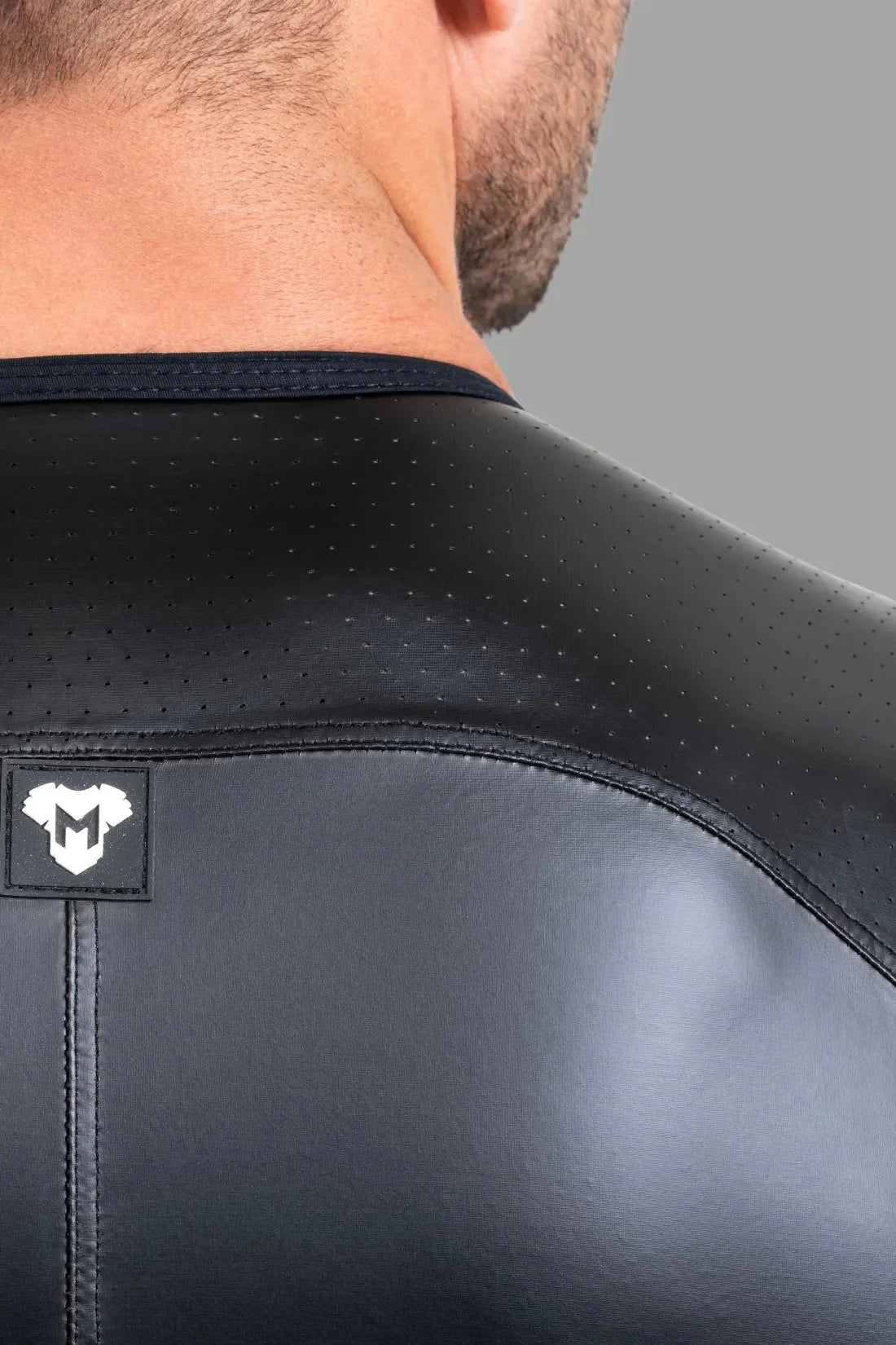 Zippered Vest. Black - MTP109 - Y2 - www.maskulo.berlin - Local store