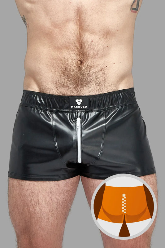 Skulla. Joggingshorts aus Kunstleder. Schwarz+Weiß 