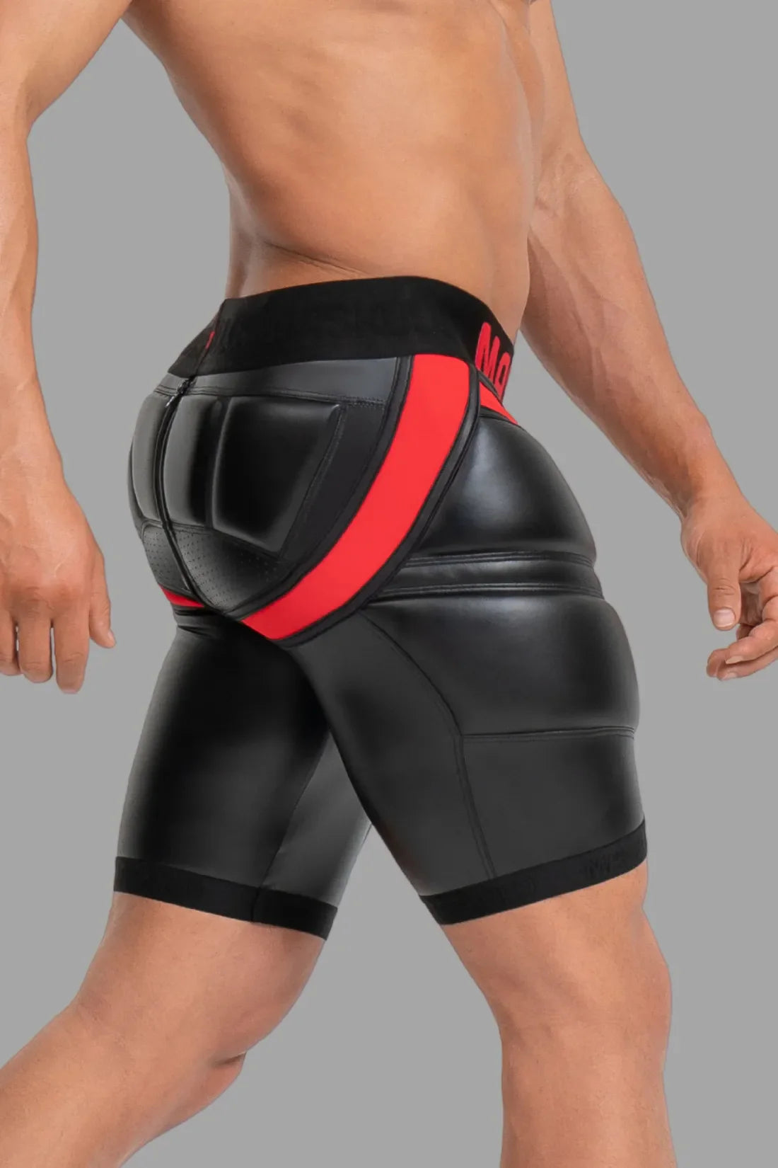 Radlerhose „Big Bulge“. Schwarz+Rot