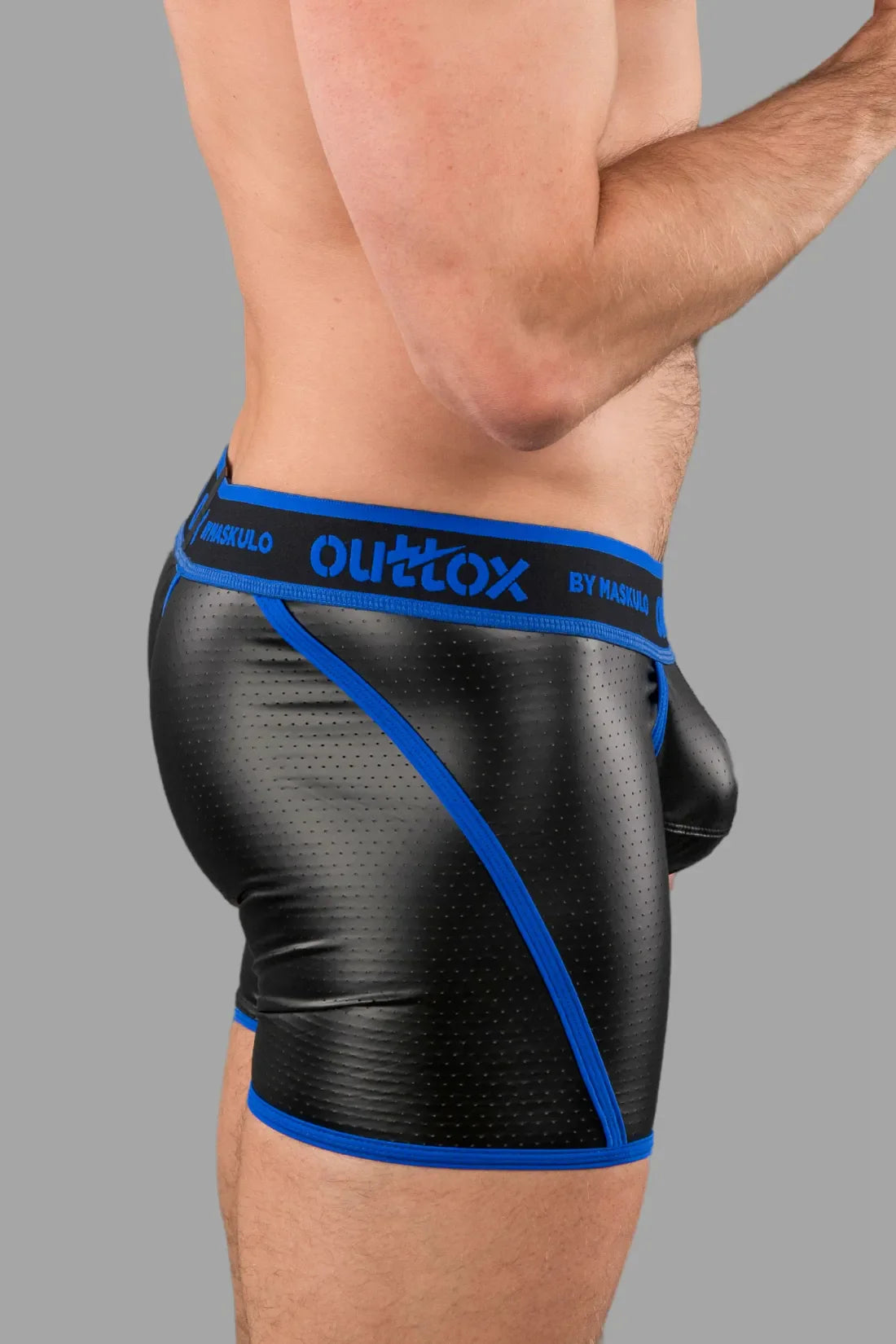 Outtox. Gewickelte Shorts hinten mit Snap-Codpiece. Blau