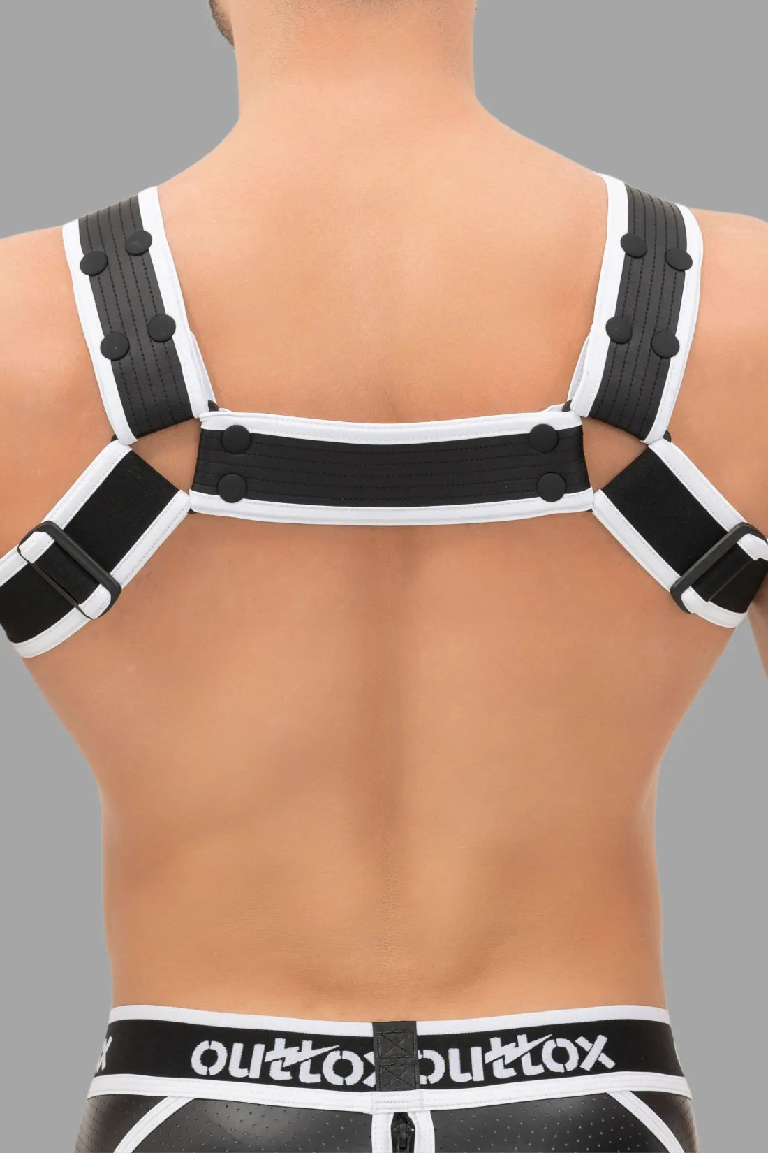 Outtox. Bulldog Harness with Snaps. Black+White