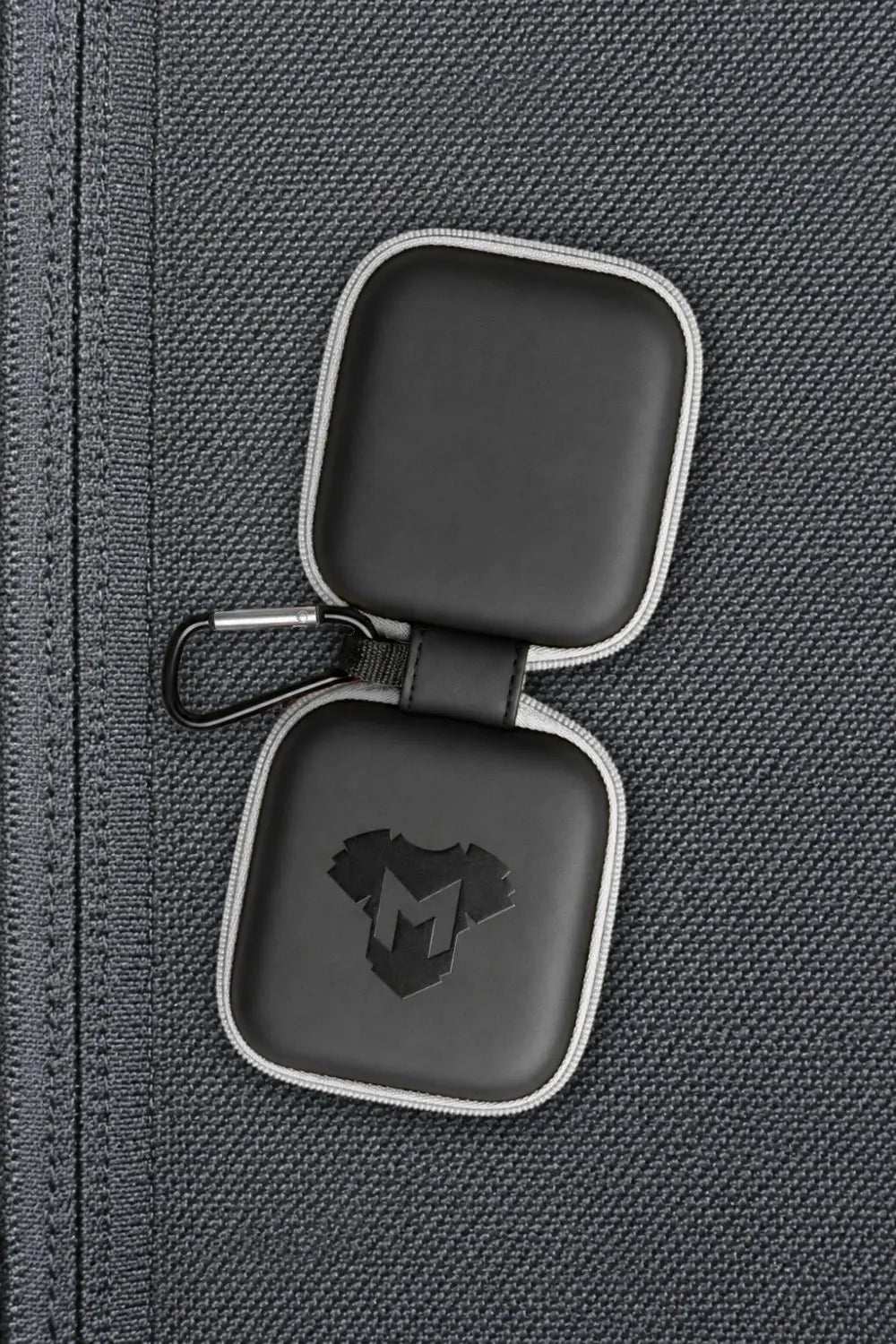 Leonardo Wanderlust. Carabiner Zip-Case. White