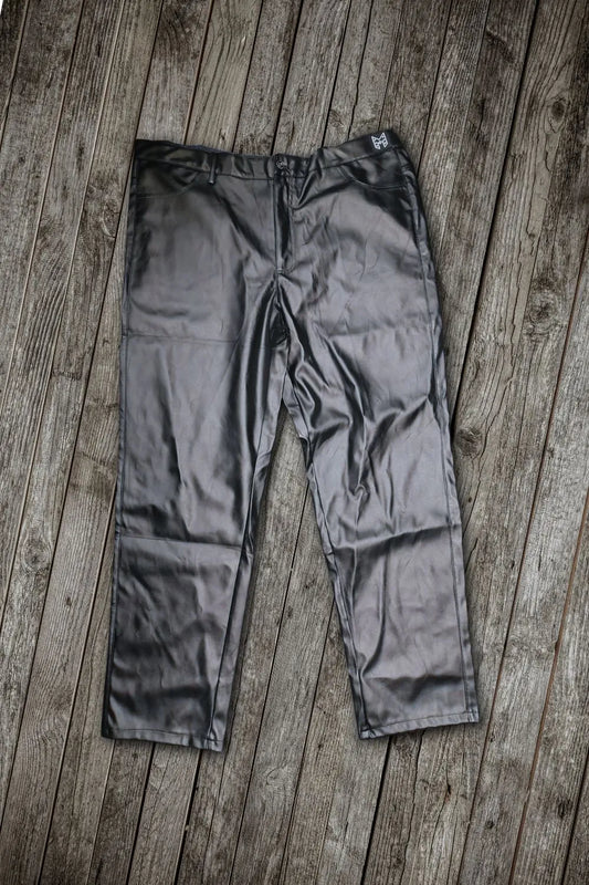 Smooth PU Leather Jeans. Regular Rear. Black &pn