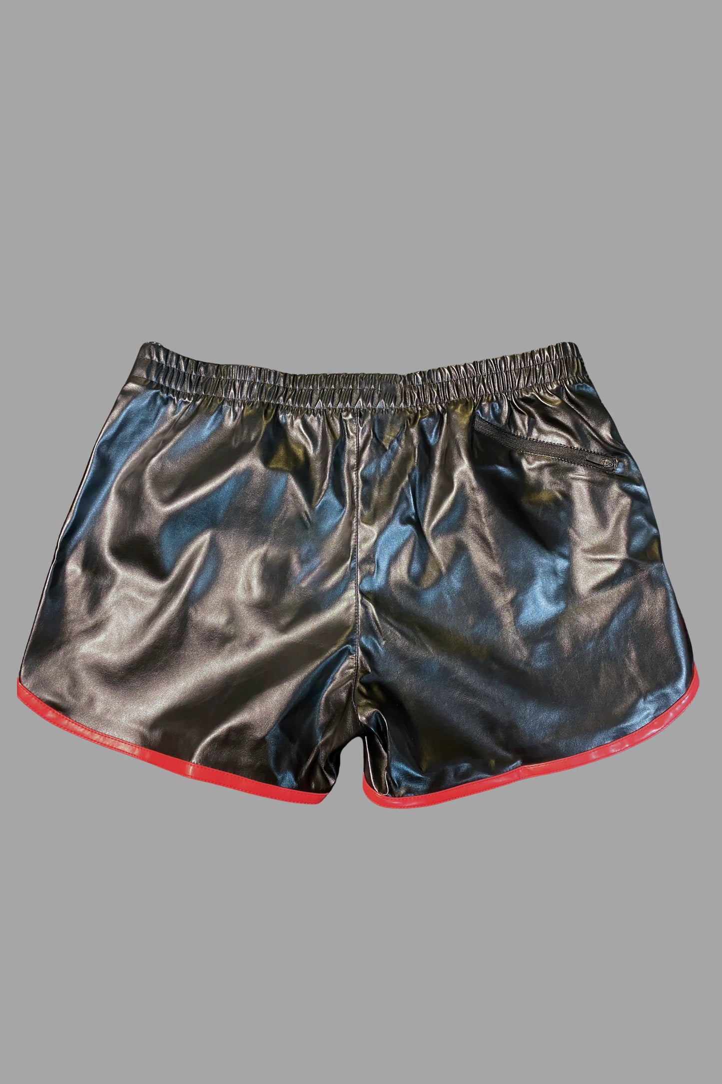 Skulla. Joggingshorts aus Kunstleder. Schwarz+Rot 