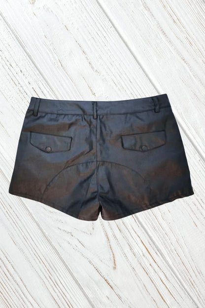 Skulla. Joggingshorts aus Kunstleder. Schwarz+Rot 