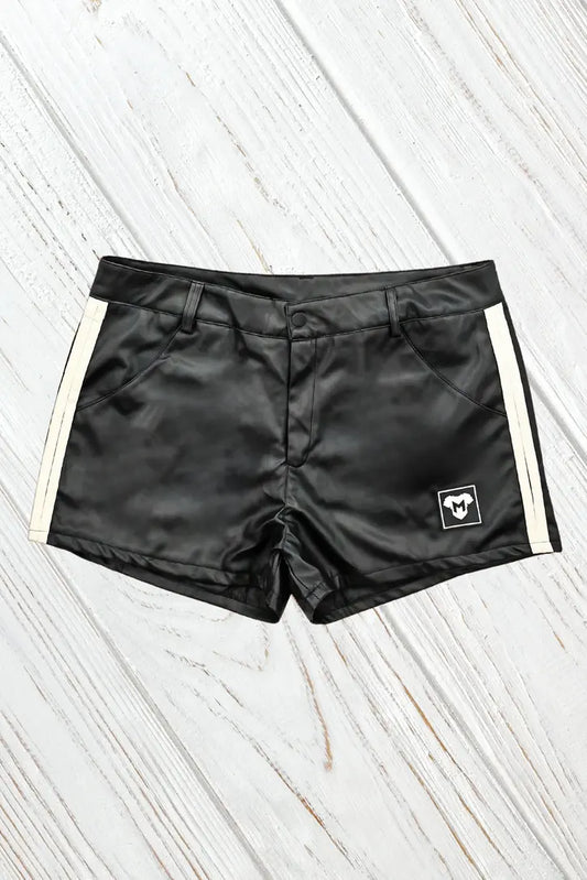 Skulla. Joggingshorts aus Kunstleder. Schwarz+Rot 