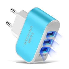 Maskulo NEL315 USB Charger for smartphones, white/blue sky, 3 ports with LED light, plastic, ideal for travel.