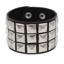 Maskulo NQ3344 6cm black PU leather wristband with silver square metal rivets, ideal for 80s style, cosplay, daily wear, parties, and travel.