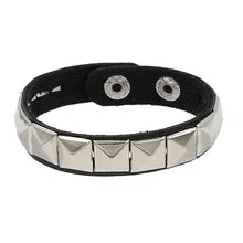 Maskulo NQ3340 black/silver 1cm PU leather wristband with square metal rivets. Hand accessory perfect for daily wear, parties, cosplay, or travel.