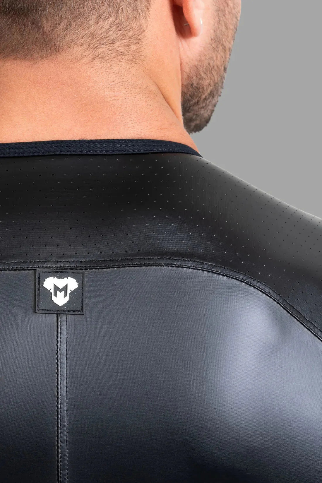 Armored 200-series. Zippered Vest. Red - MTP108-Y1 - www.maskulo.berlin - Local store