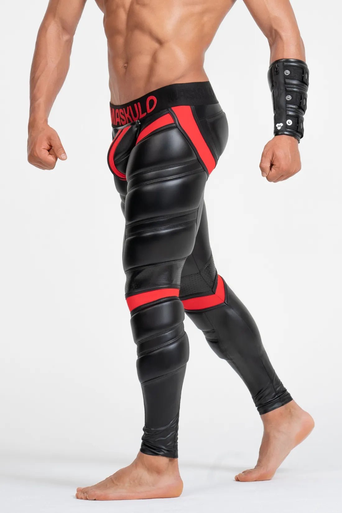 Armored Leggings 'Big Bulge'. Black And Red - MLG106-Y1 3 - www.maskulo.berlin Local City Store