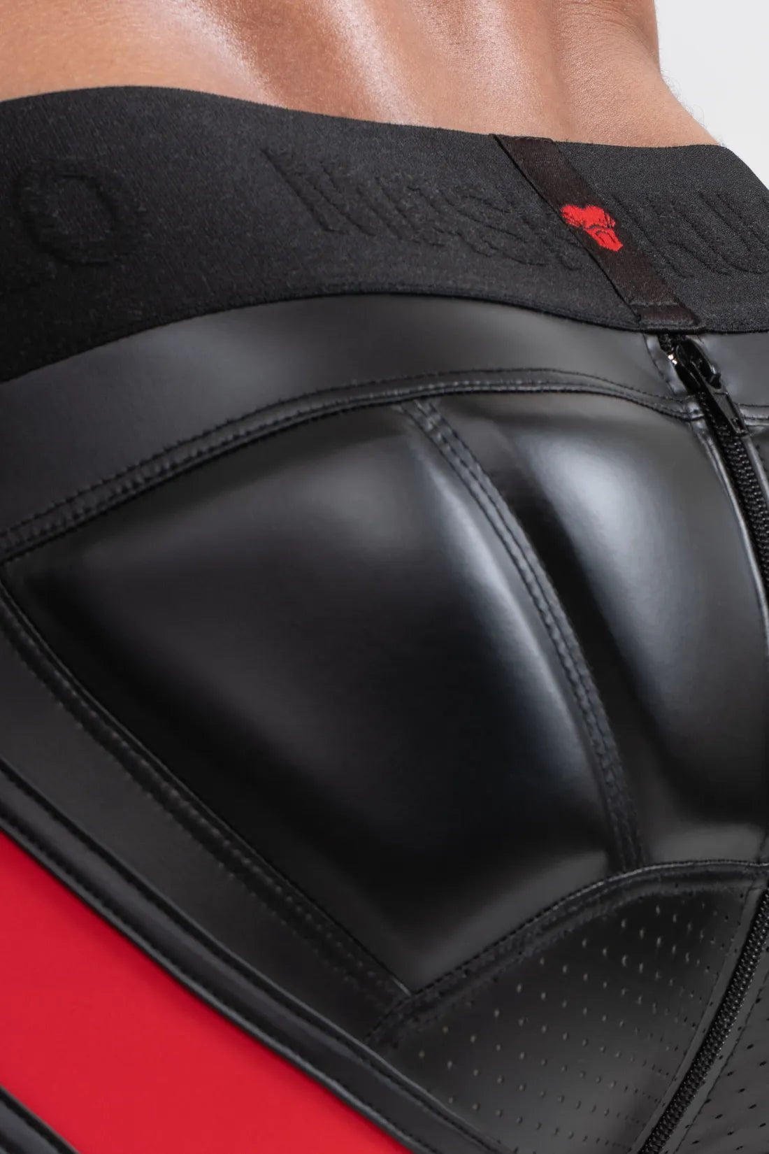 Armored Leggings 'Big Bulge'. Black And Red - MLG106-Y1 8 - www.maskulo.berlin Local City Store