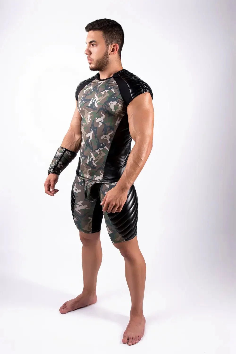 Armored Standard. Sleeveless Top with Shoulder Lacing Pads. Camouflage Woodland - MTP174 - www.maskulo.berlin - Local store