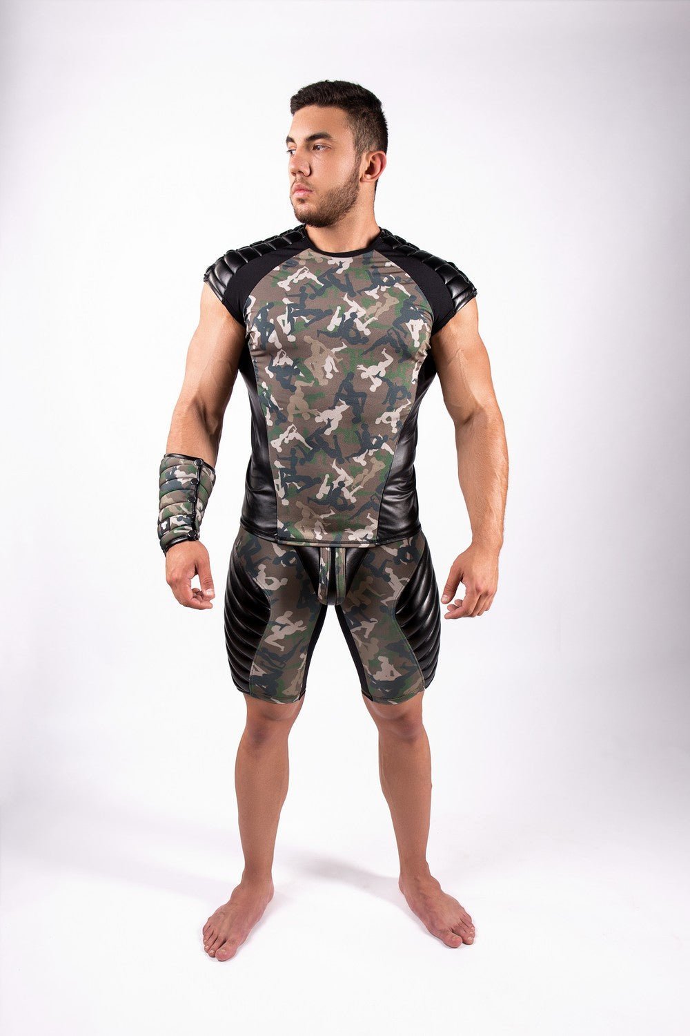 Armored Standard. Sleeveless Top with Shoulder Lacing Pads. Camouflage Woodland - MTP174 - www.maskulo.berlin - Local store