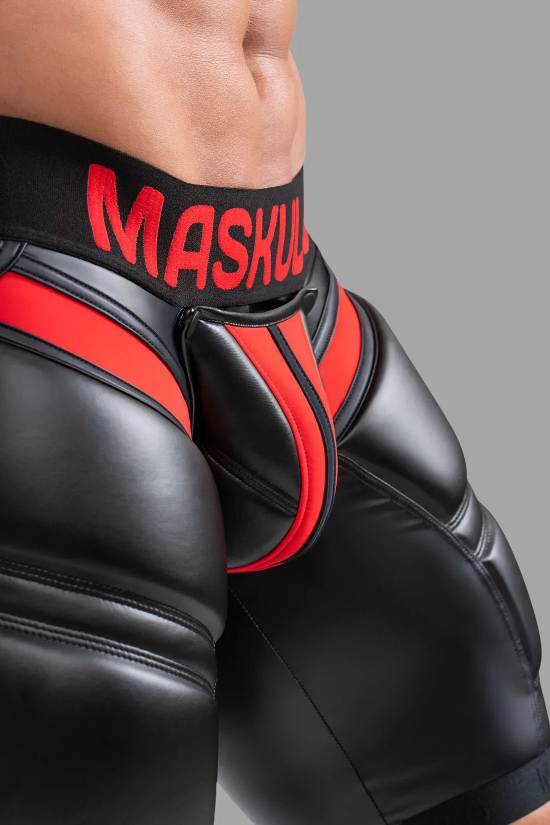 Cycling Shorts 'Big Bulge'. Black+Red - MSH110-Y1 - www.maskulo.berlin - Local store