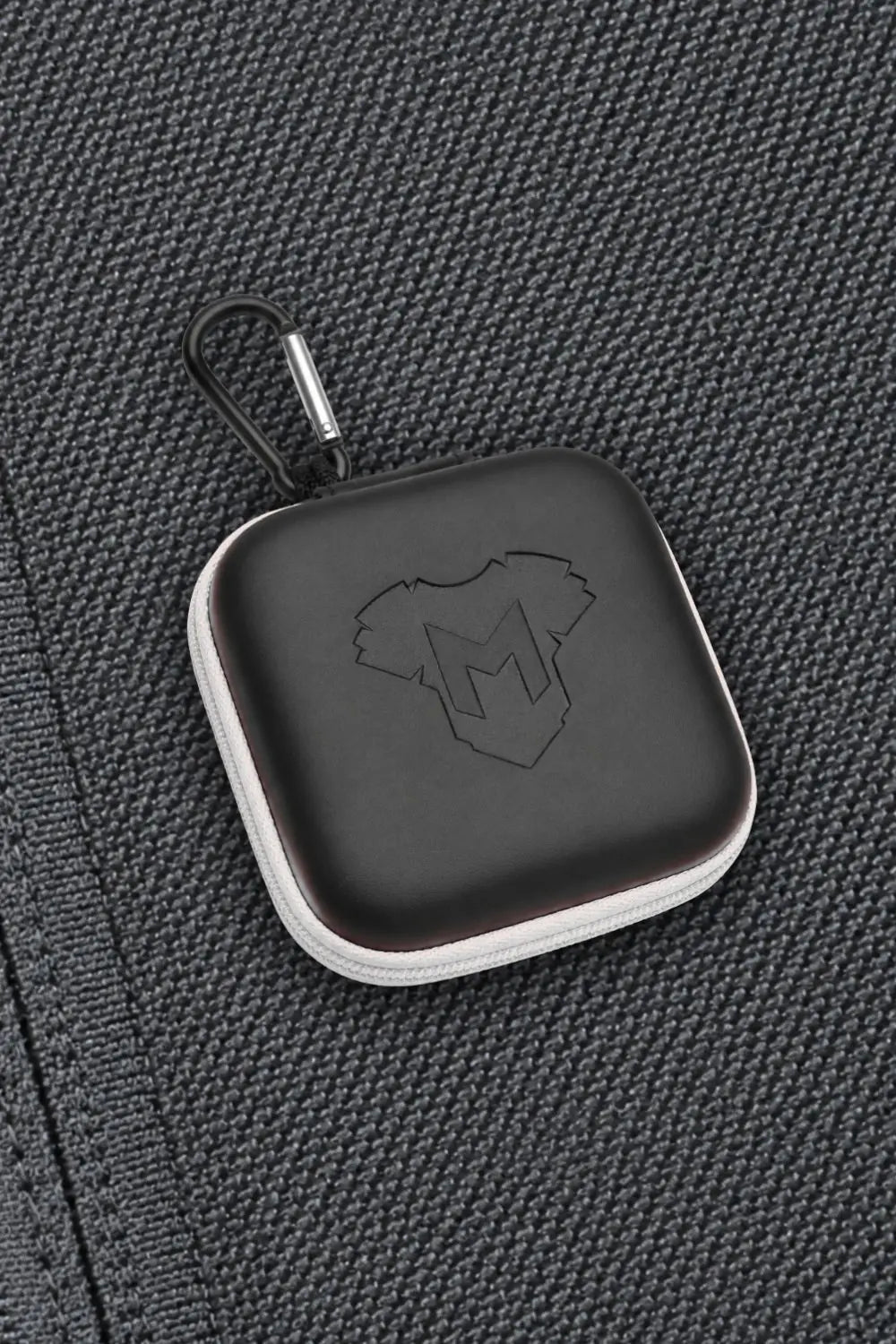 Leonardo Wanderlust. Carabiner Zip-Case. White - MCS102-YX 6 - www.maskulo.berlin Local City Store