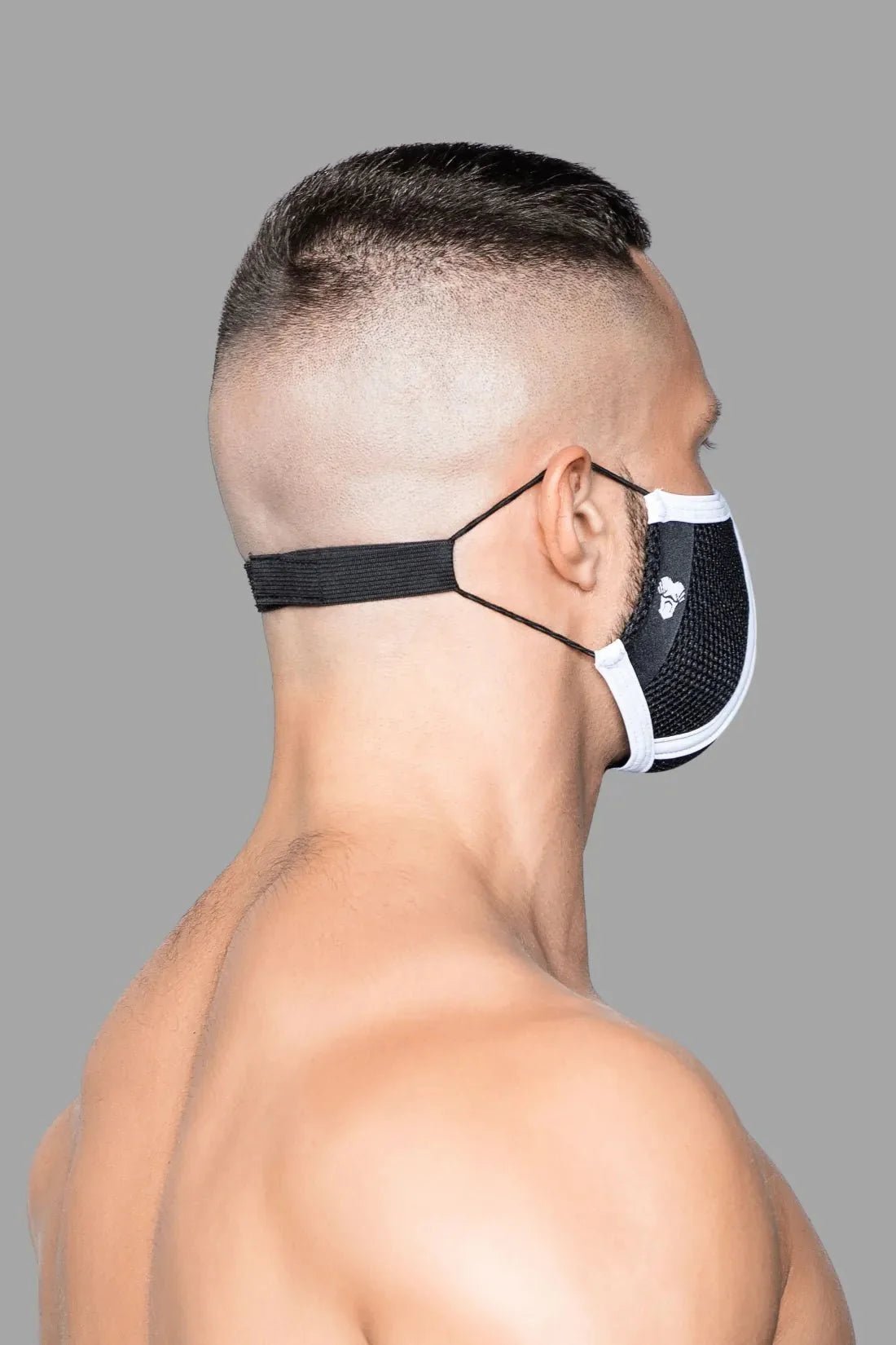Life Mask. Black And White - MAC111-YX - www.maskulo.berlin - Local store