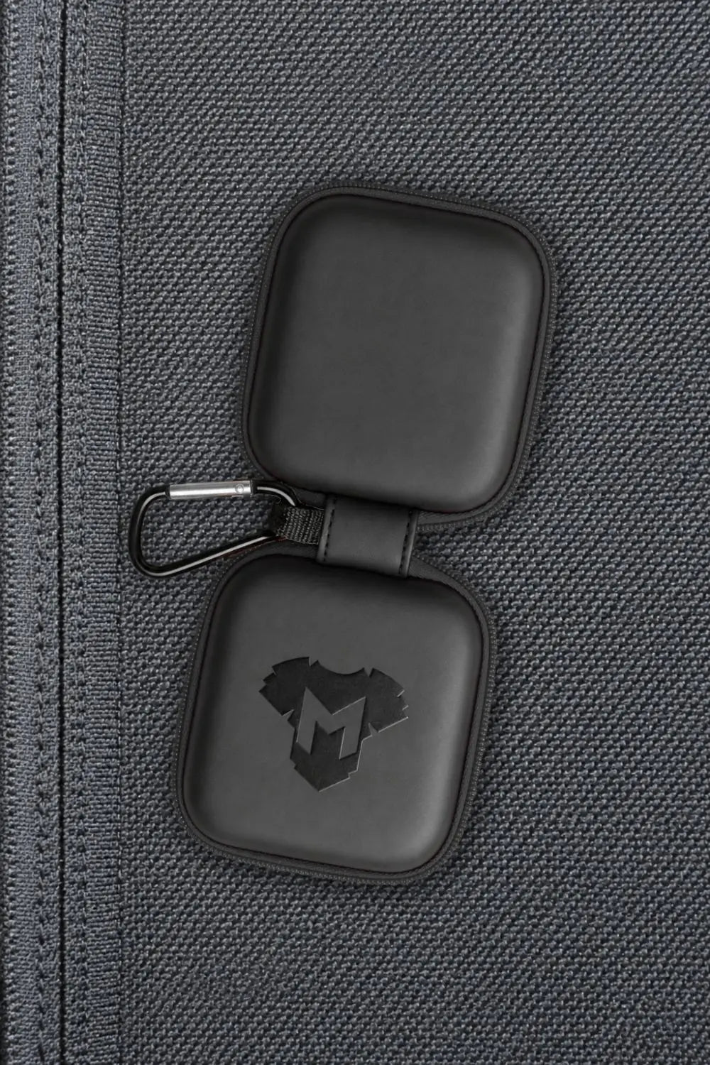 Maxwell Wanderlust. Carabiner Zip-Case. Black - MCS101-YX 2 - www.maskulo.berlin Local City Store