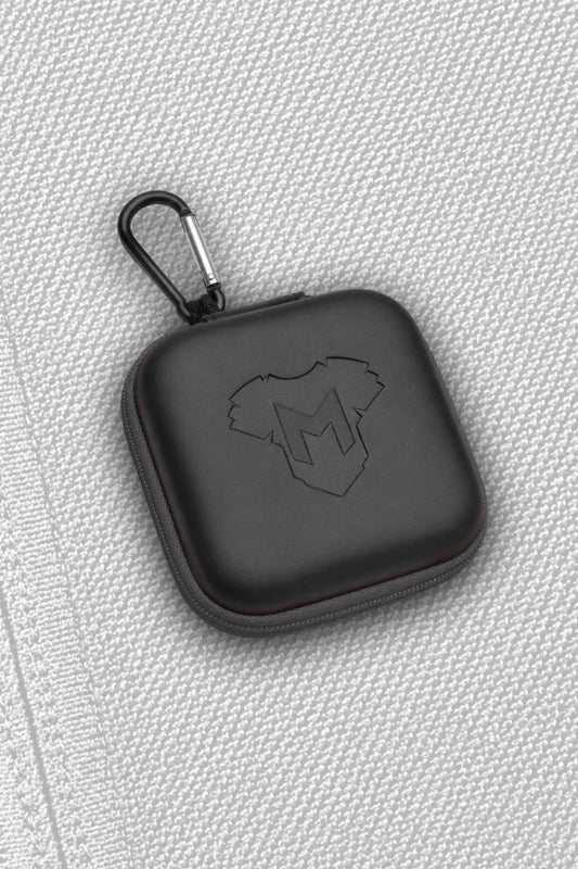 Maxwell Wanderlust. Carabiner Zip-Case. Black - MCS101-YX - www.maskulo.berlin - Local store