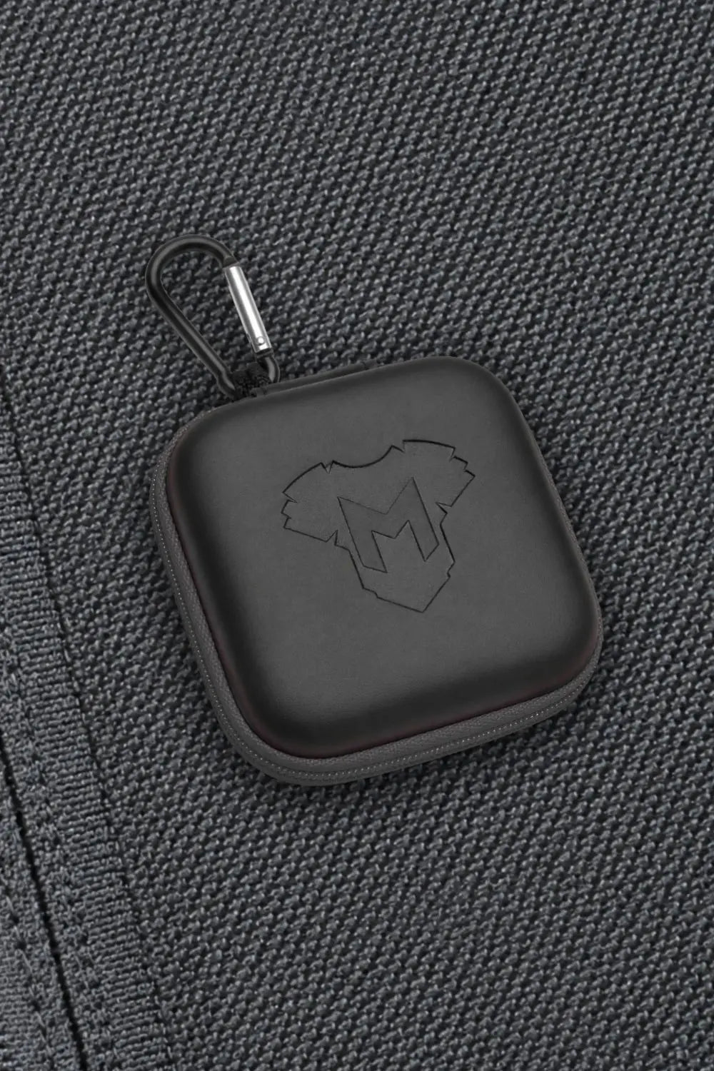 Maxwell Wanderlust. Carabiner Zip-Case. Black - MCS101-YX 6 - www.maskulo.berlin Local City Store
