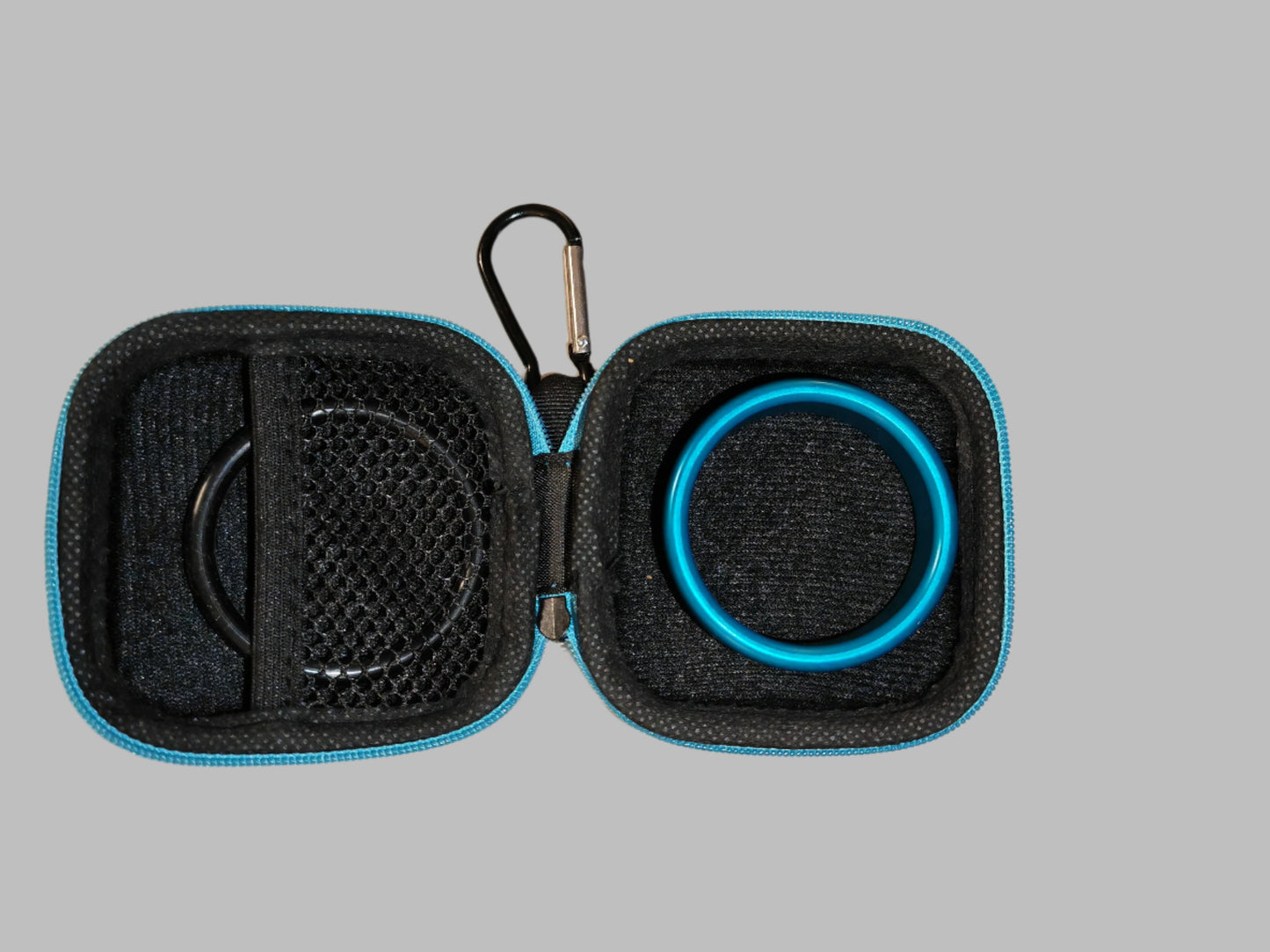 Carabiner case 7 cm. Black+Blue