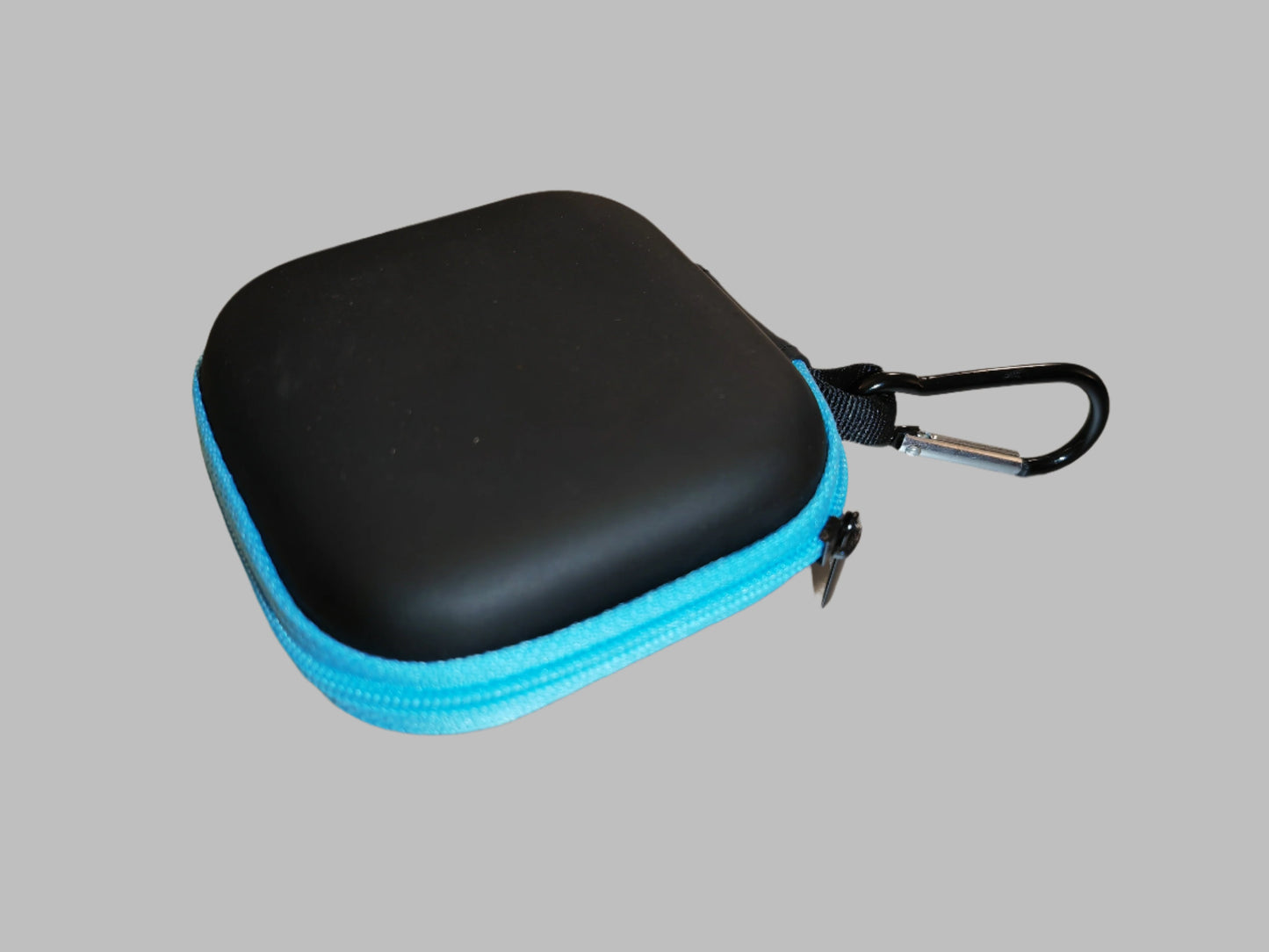 Carabiner case 6 cm. Black+Blue