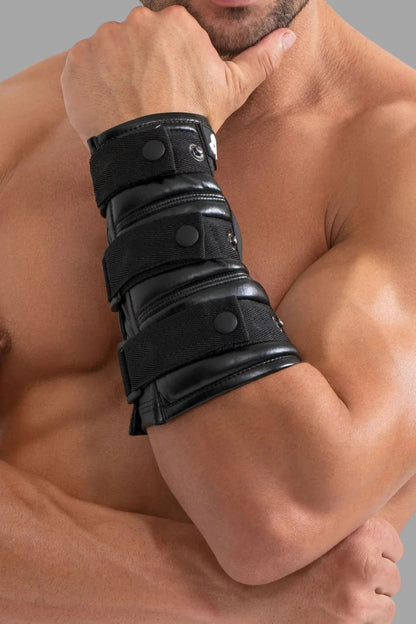 Wrist Wallet With Rubberized Zipper - MAC120-YX 10 - www.maskulo.berlin Local City Store