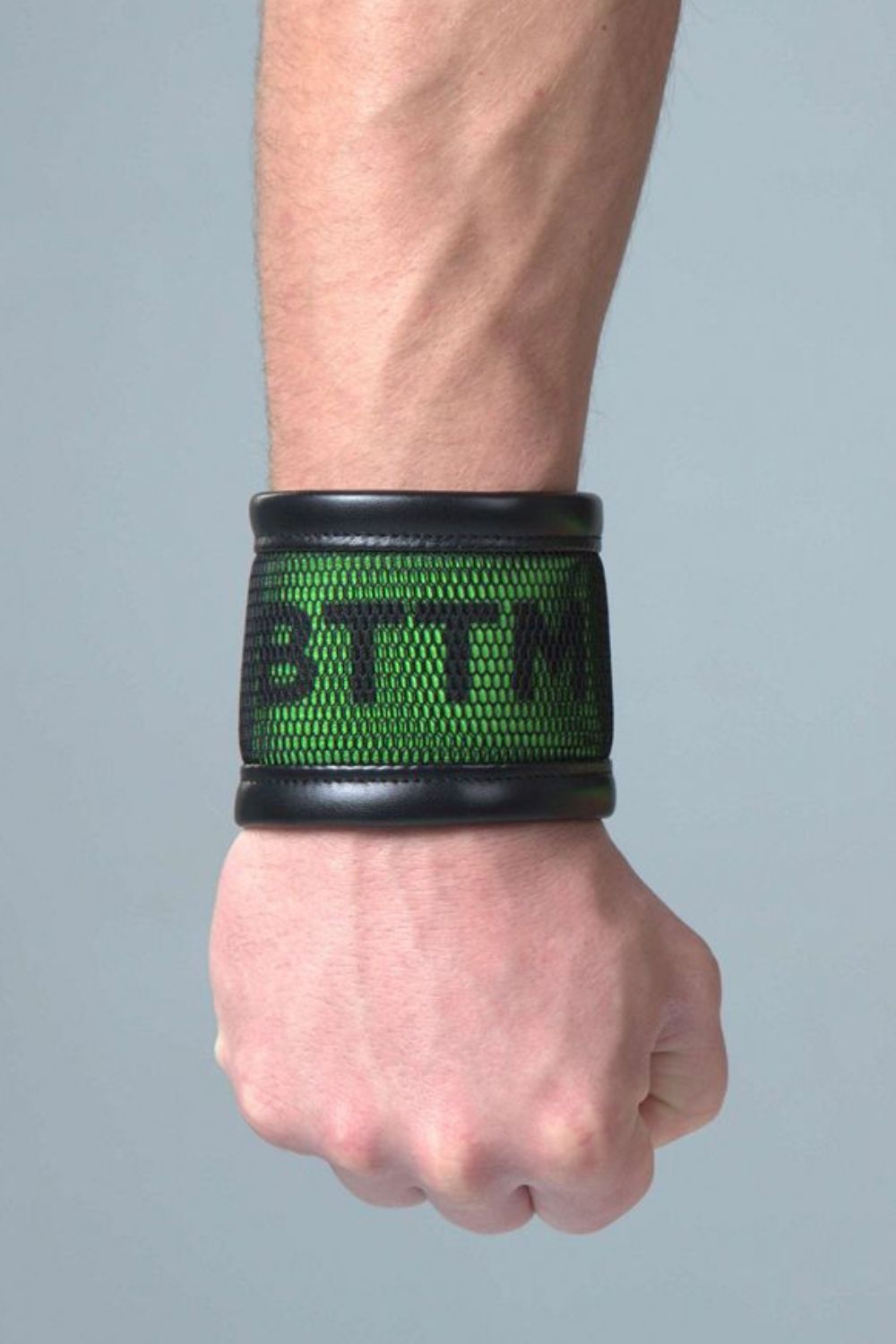Youngero BTTM Green Neon. Role Wristband - MAC182-Y1 - www.maskulo.berlin - Local store