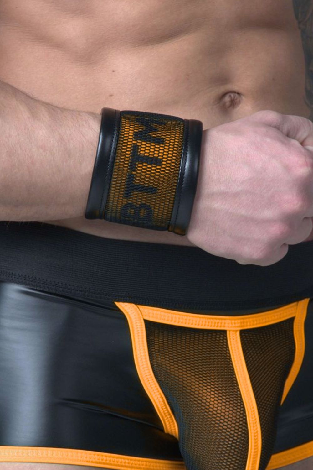 Youngero BTTM Orange Neon. Role Wristband - MAC174-Y1 - www.maskulo.berlin - Local store